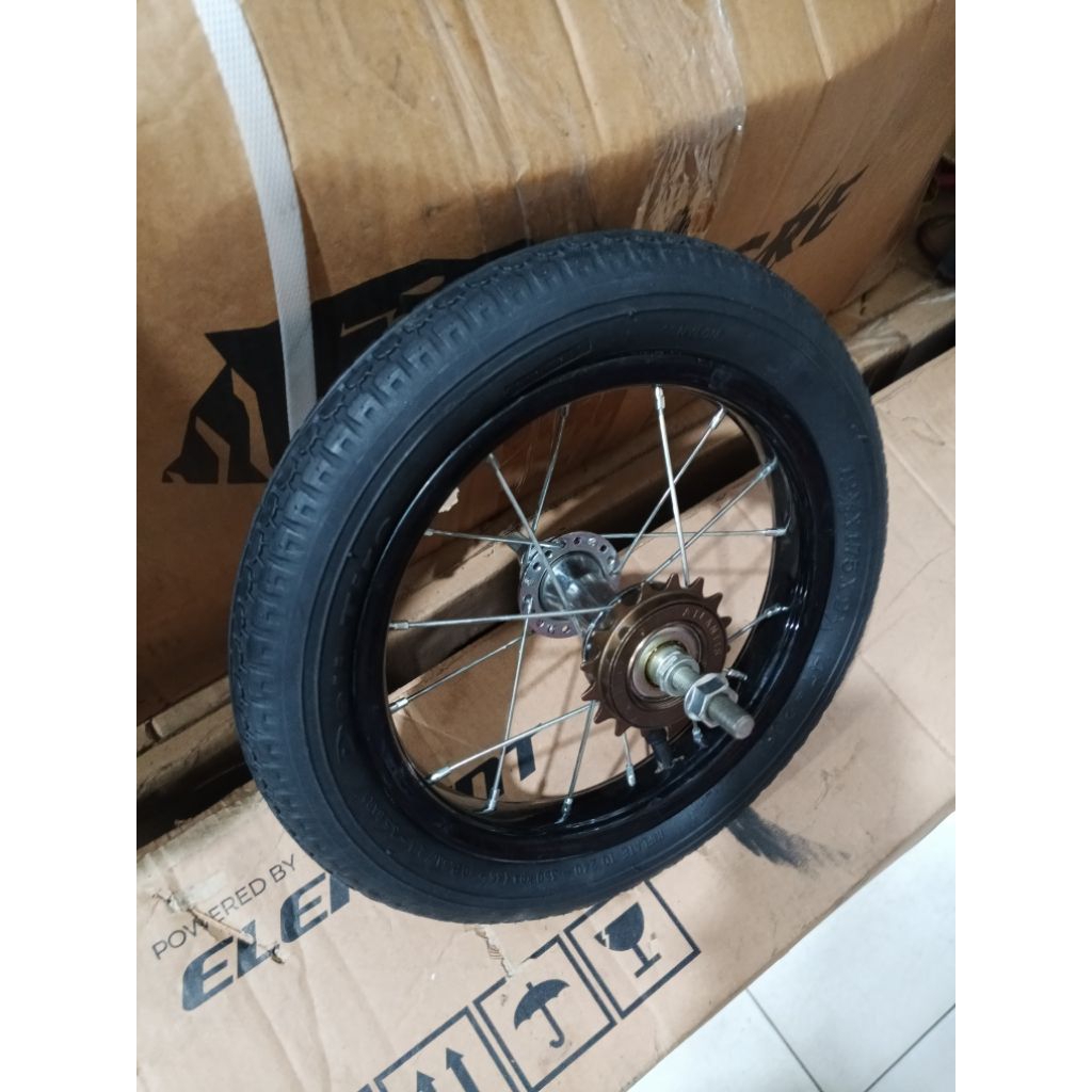Velg sepeda anak perempuan mini ukuran 12 belakang lengkap dengan ban kecil halus dan gir