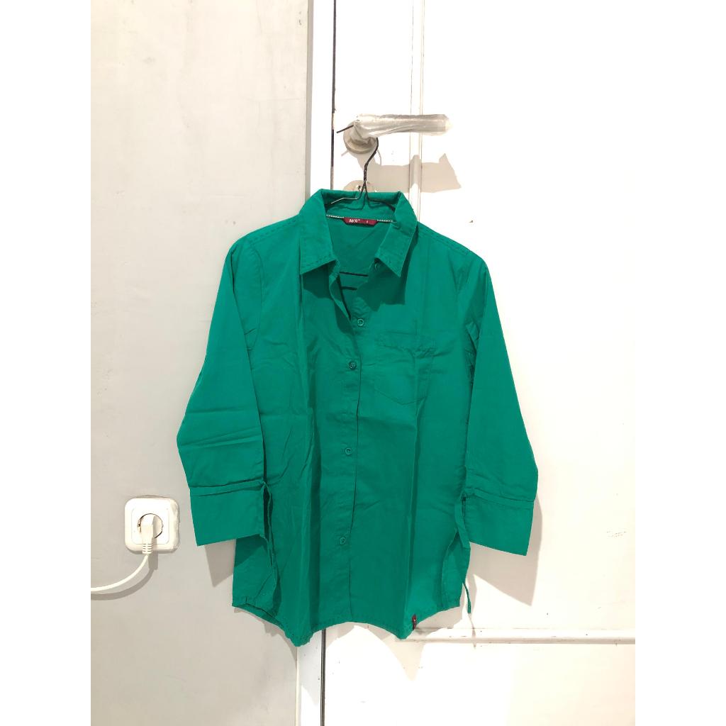 PRELOVED  Kemeja Hijau brand Ako  PRELOVED