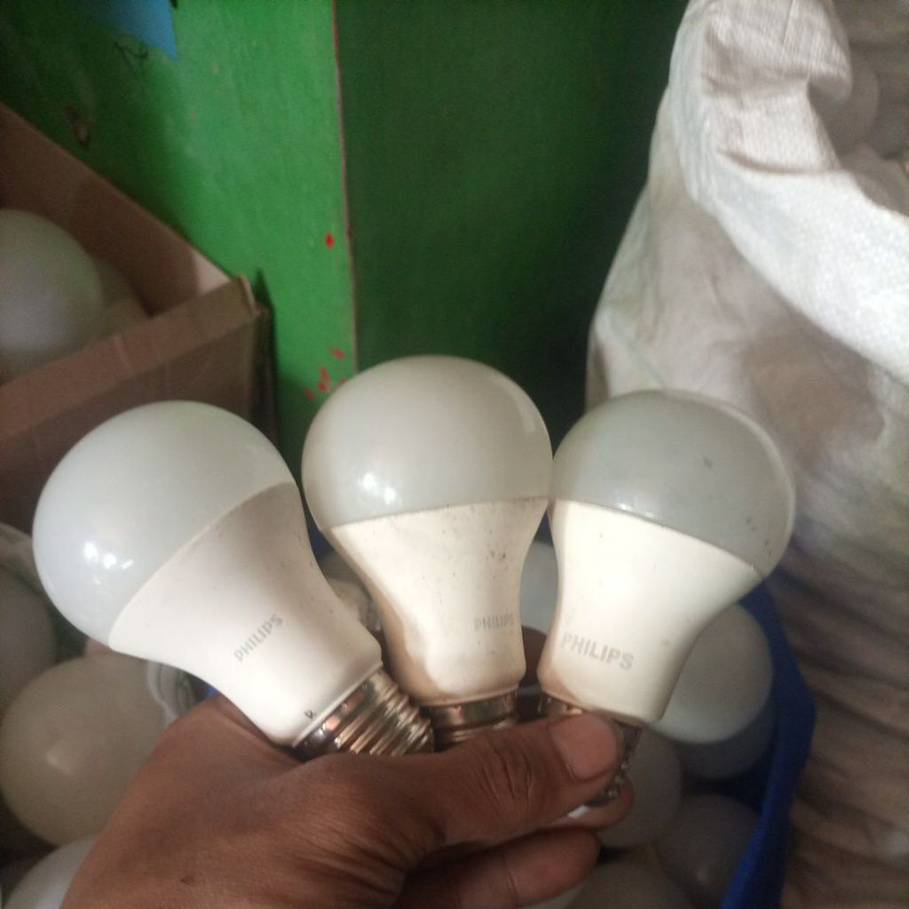 LED OFF 12WATT PHILIPS LEHER BESAR
