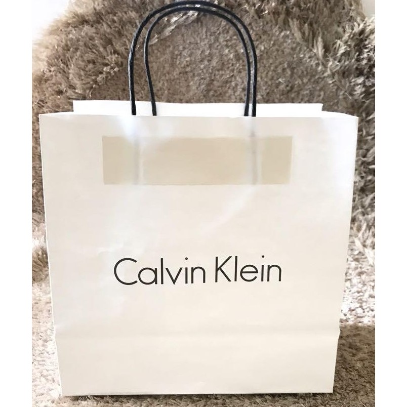 

Calvin Klein Tas Kertas Putih / paper bag / buat hadiah