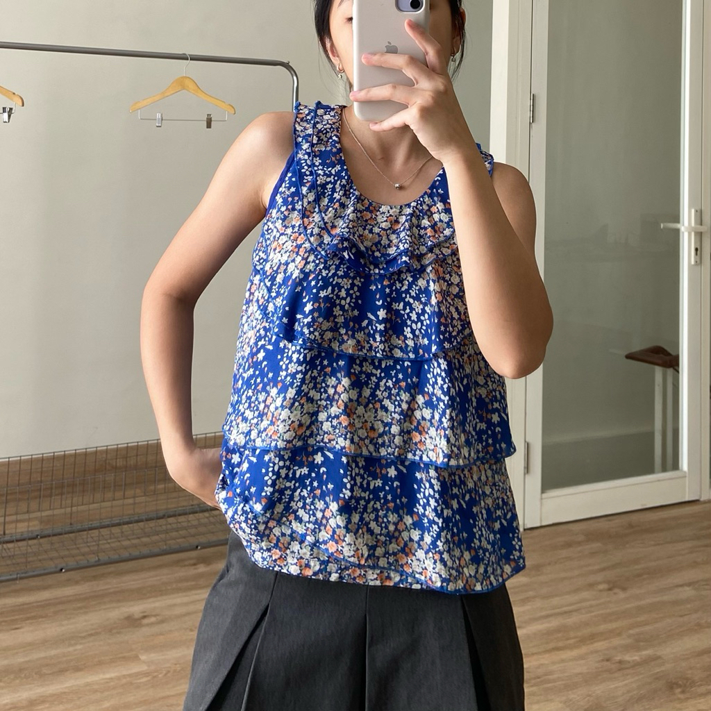 moscato blue floral ruffles top