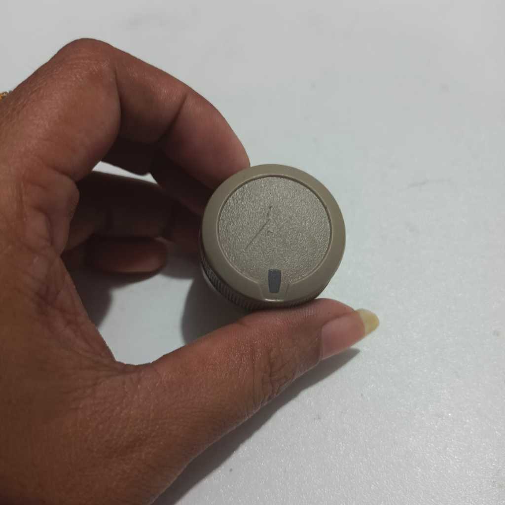 KNOP ATAU PUTARAN AC MOBIL SUZUKI ERTIGA BAGIAN TENGAH,1PCS