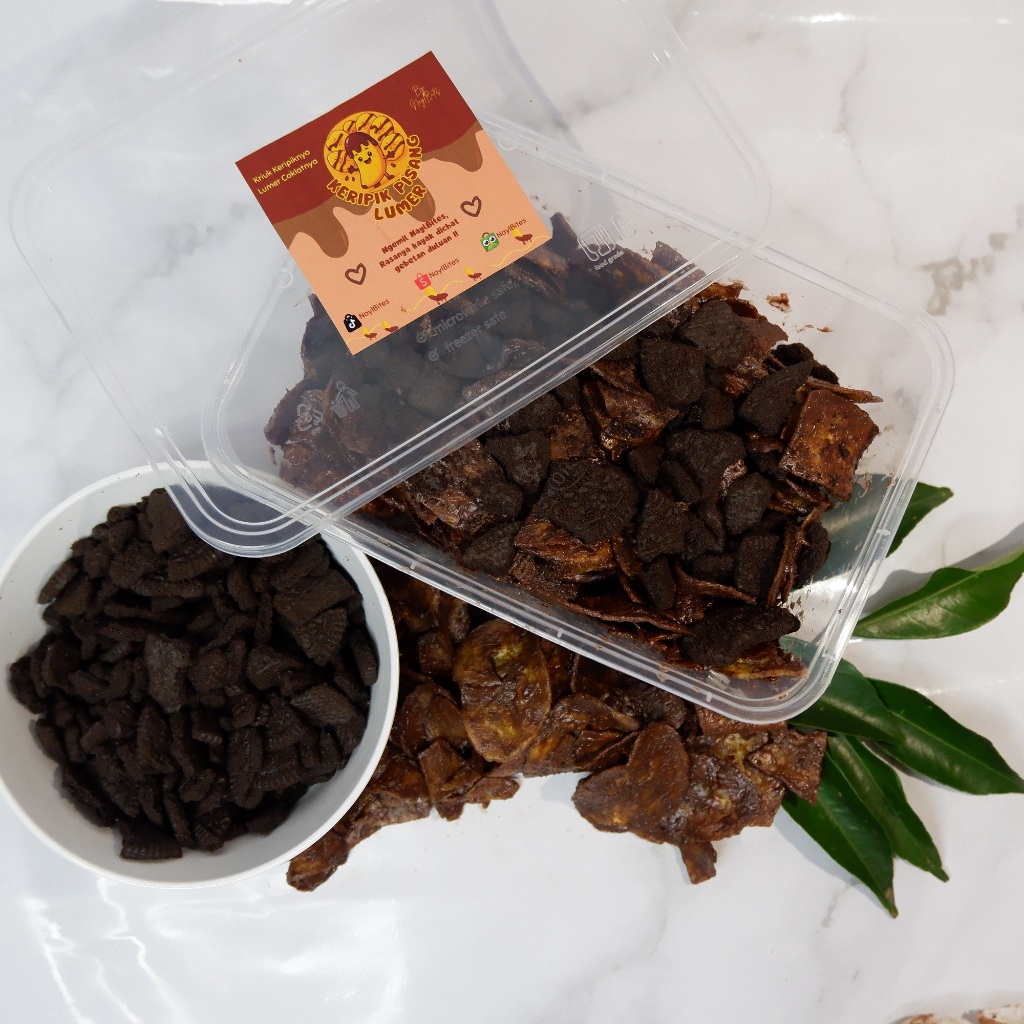 

Keripik Pisang Lumer Rasa Coklat Topping by NaylBites | Cemilan Kripik Pisang Coklat | Banana Chips
