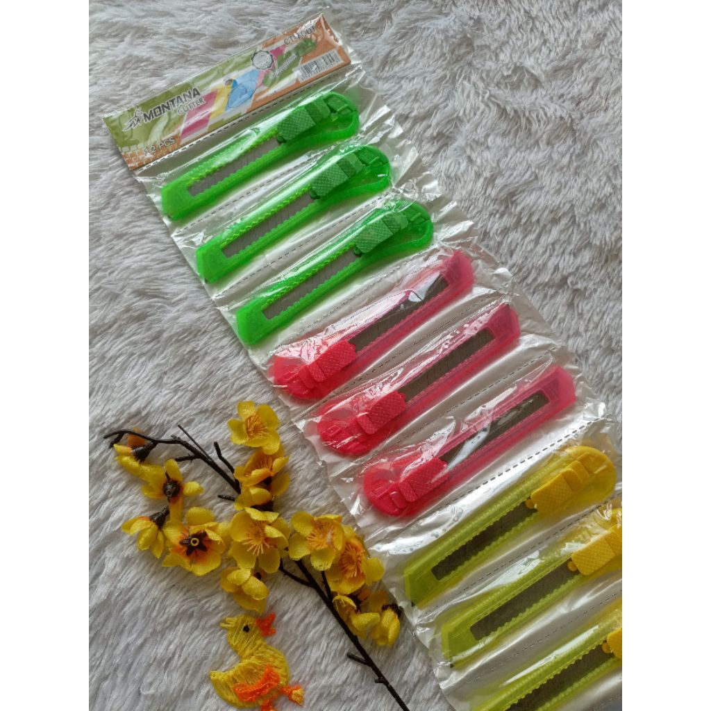 

MONTANA Cutter Pisau Pemotong 15 x 3 cm 12 Pcs Blade Knife Serbaguna
