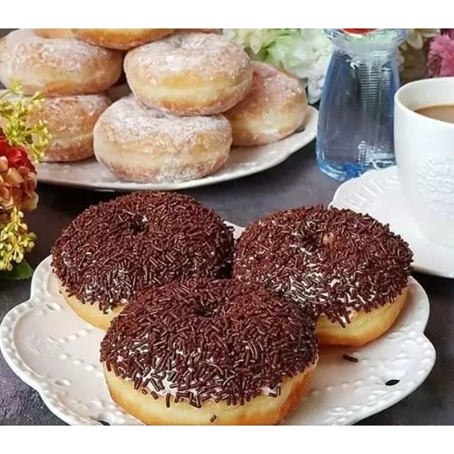 

Donat Kentang Empuk Varian Gula Halus Keju Coklat Kacang 10 Pcs