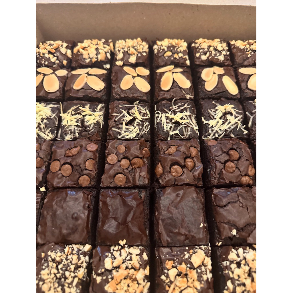 

Home Made Fudgy Brownis