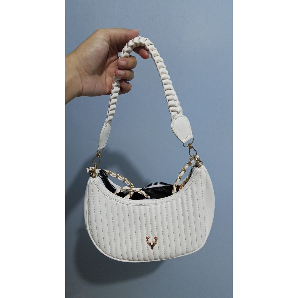 PRELOVED SLINBAG TAS WANITA LUCU COD