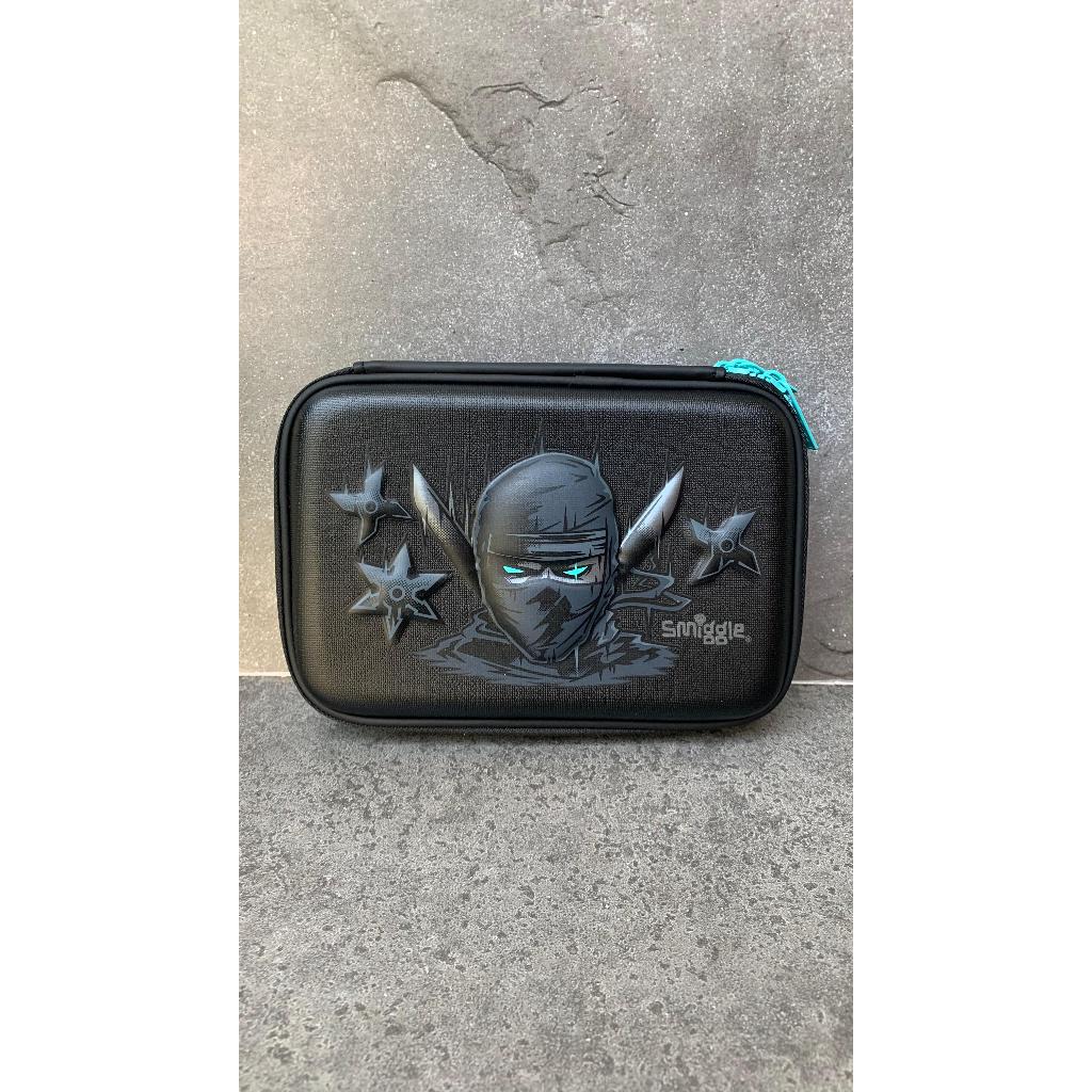 

SMIGGLE ALL STARS PENSILCASE HARDCASE DOUBLE ZIP NINJA - TEMPAT PENSIL SMIGGLE