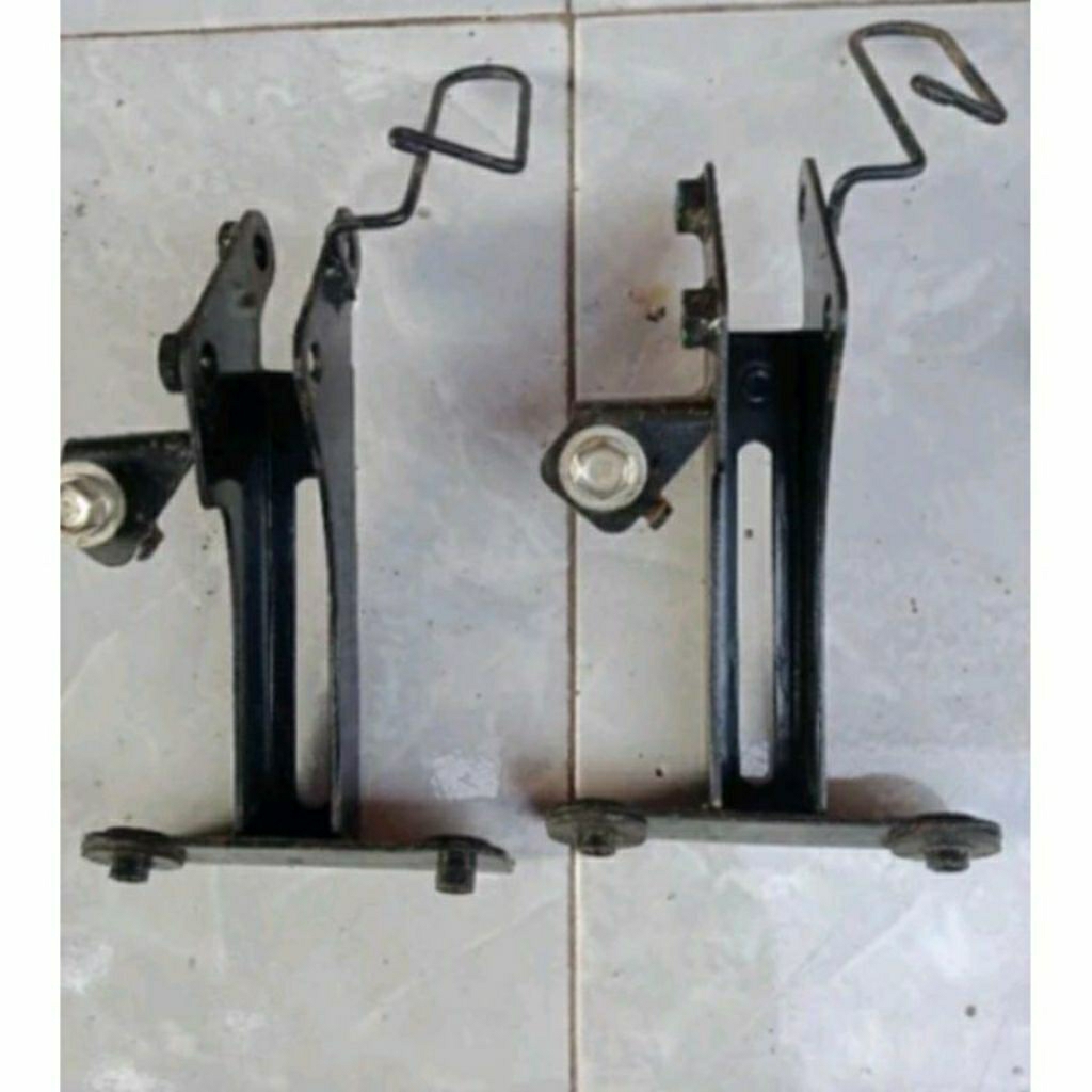 dudukan tameng depan beat fi tahun 2013/2015 copotan original