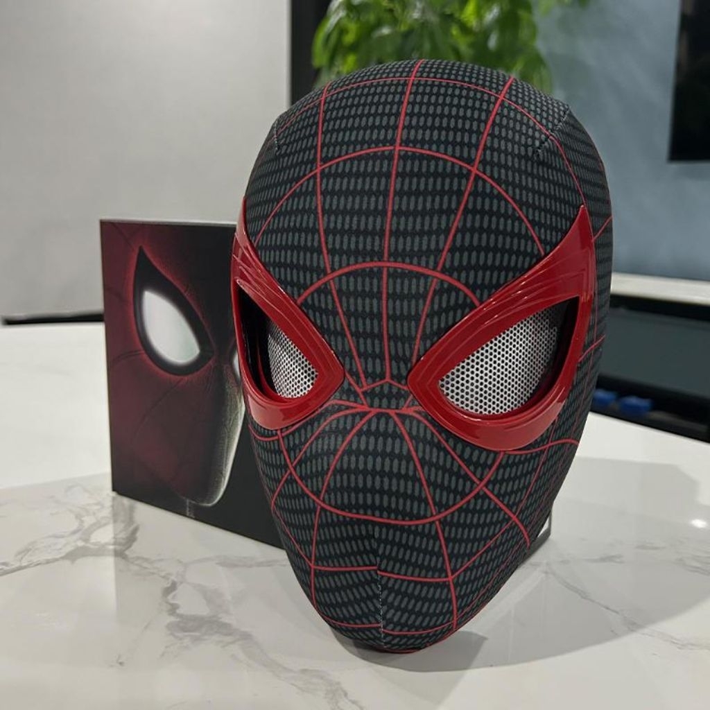 topeng spiderman hitam mata marah bisa kedip