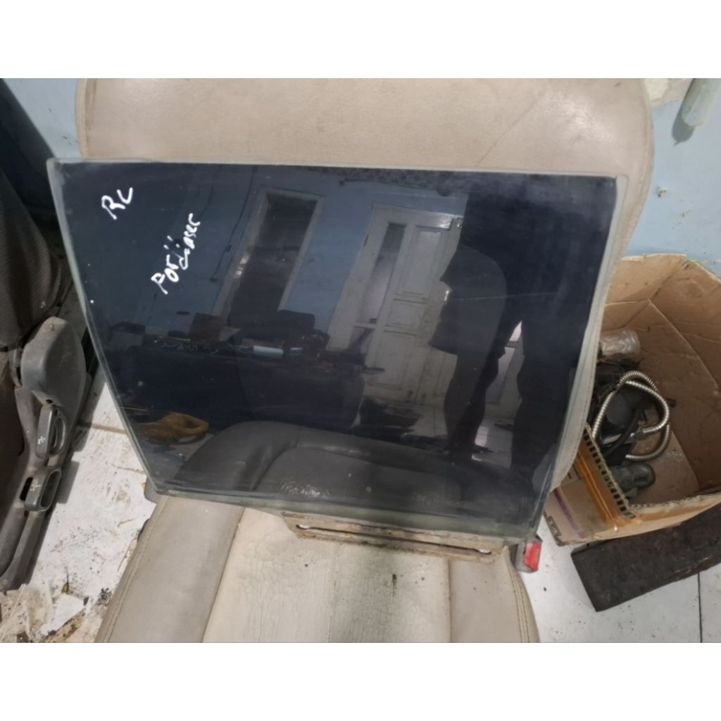 kaca pintu belakang kiri ford laser 1.3 86-97