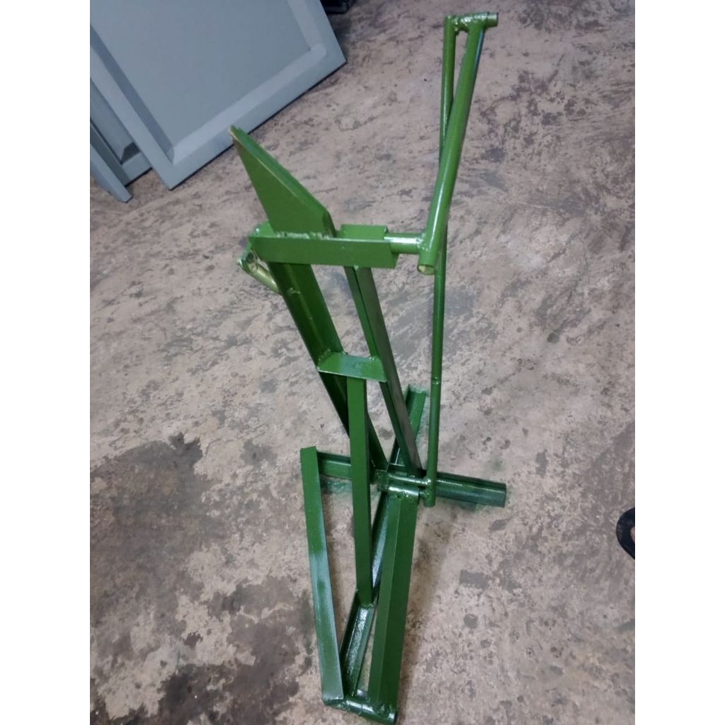 Alat kupas kelapa/sulak sabit kelapa bahan per baja mobil