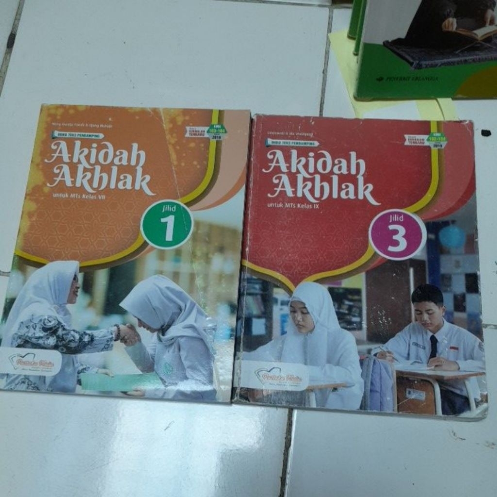 Buku pustaka mulia akidah akhlak MTS kls 1.3 k.terbaru.Bekas original