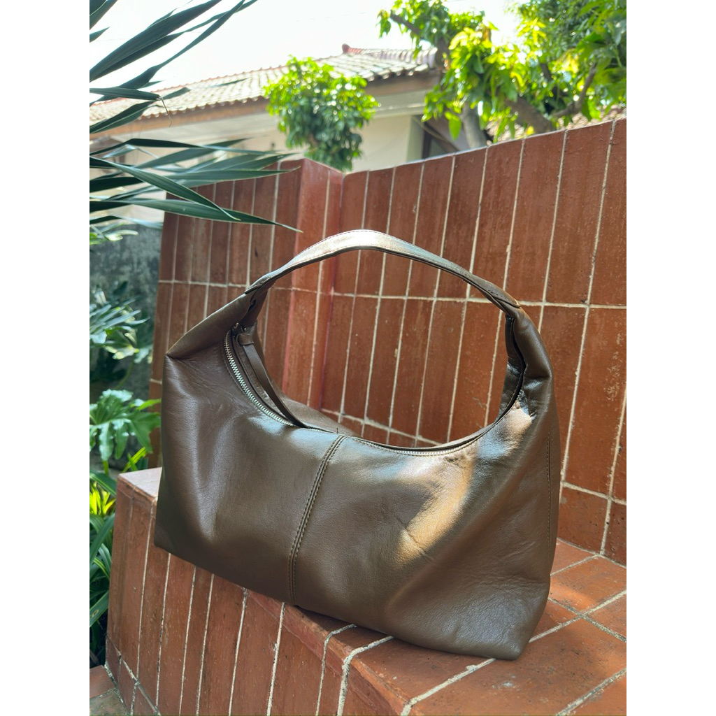 Bucks and Leather Sling Bag Korea