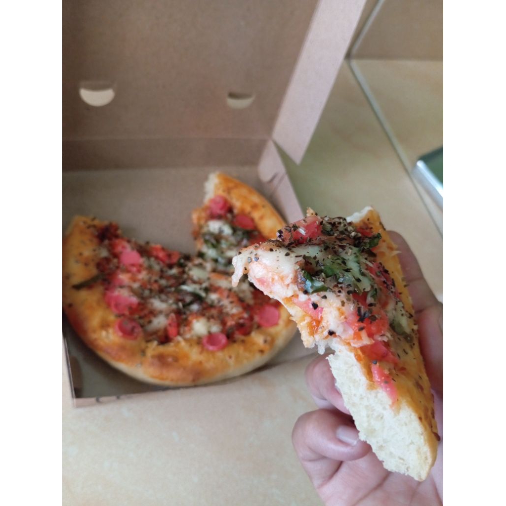 

pizza sosis cheddar homemade