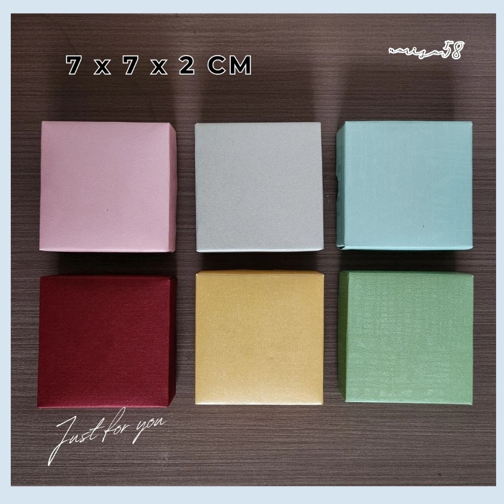 

Kotak Souvenir Softbox 7x7x2 cm Grosir Ecer Lusinan