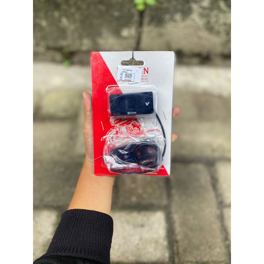 VOLT METER AKI 12V+BREKET MERK MINION