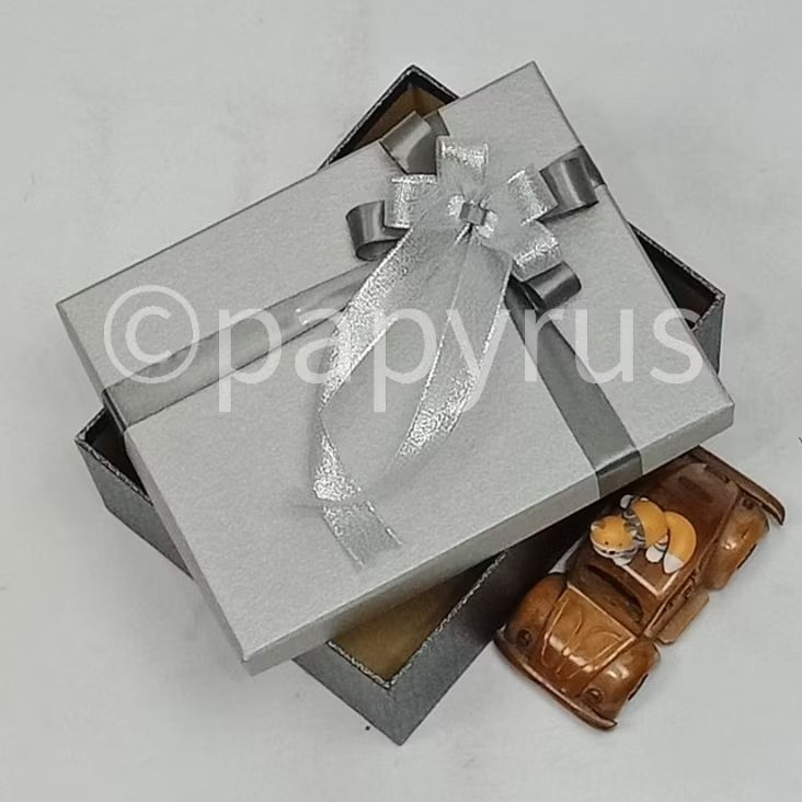 

PAPYRUS Kombinasi 17,5x22,5 Tinggi 5cm Kotak Kado Gift Box Hardbox Hampers Hadiah V3