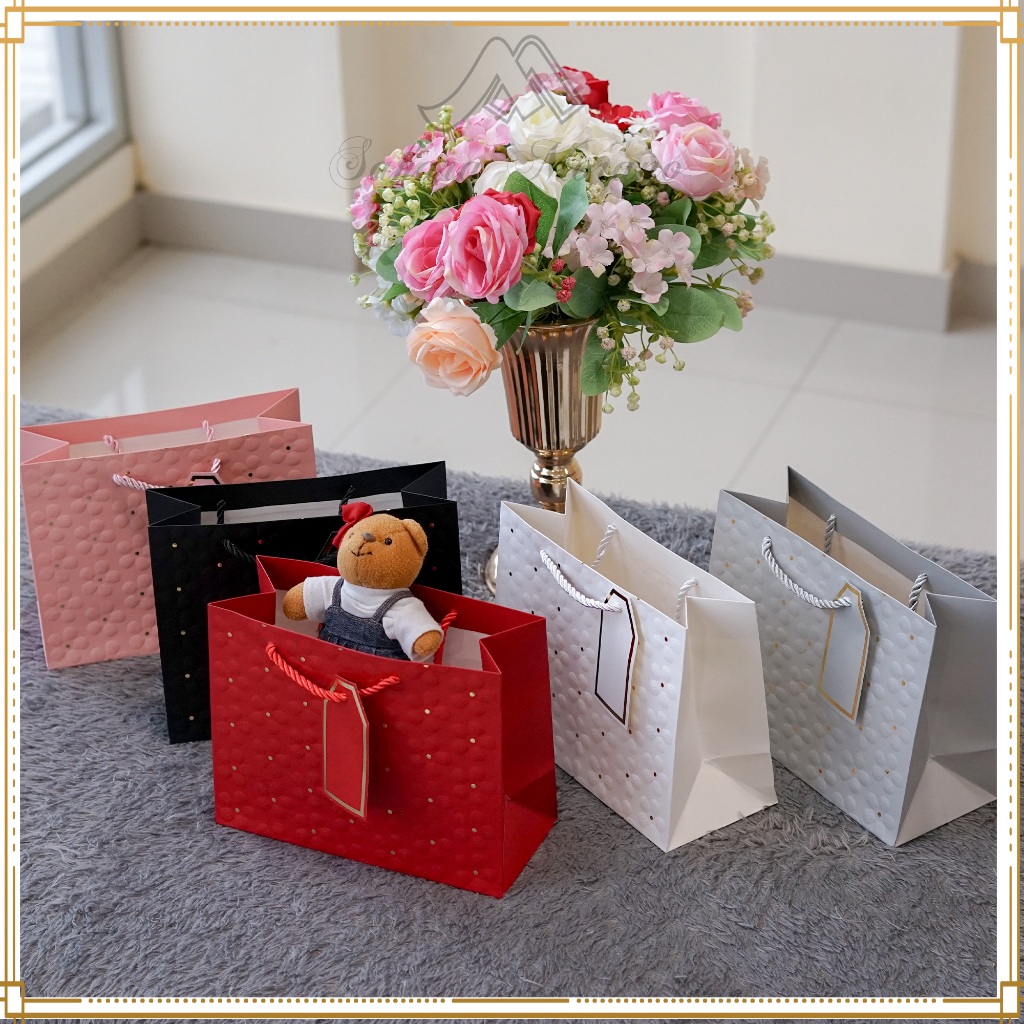 

[PREMIUM] Paper Bag Emboss Motif Bunga Horizontal Goodie Bag Tas Hadiah Souvenir Shopping Bag Tas Hampers Multifungsi Serbaguna