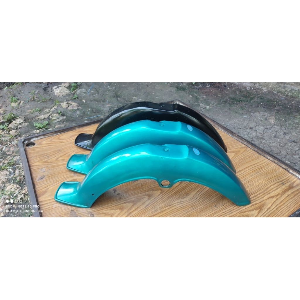 Spakbor / selebor depan Yamaha v80 nos/ barang baru tebal plastik hijau vigano