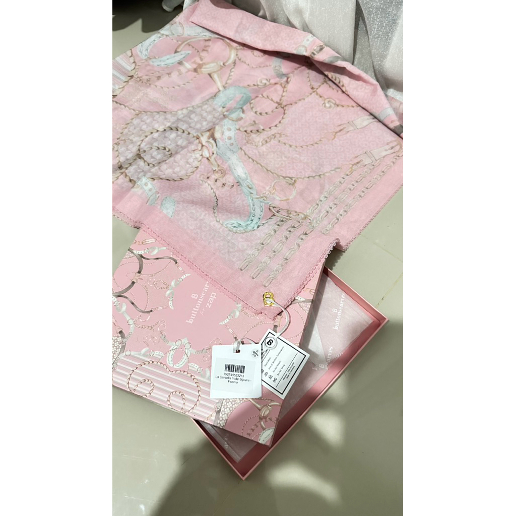 New Buttonscarves x Zap in Peonia, super rare