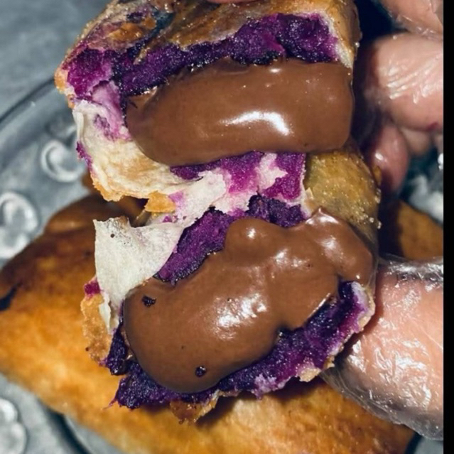 

lumpia ubi ungu isi coklat lumer