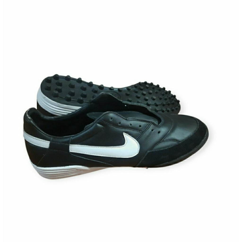 sepatu futsal turf