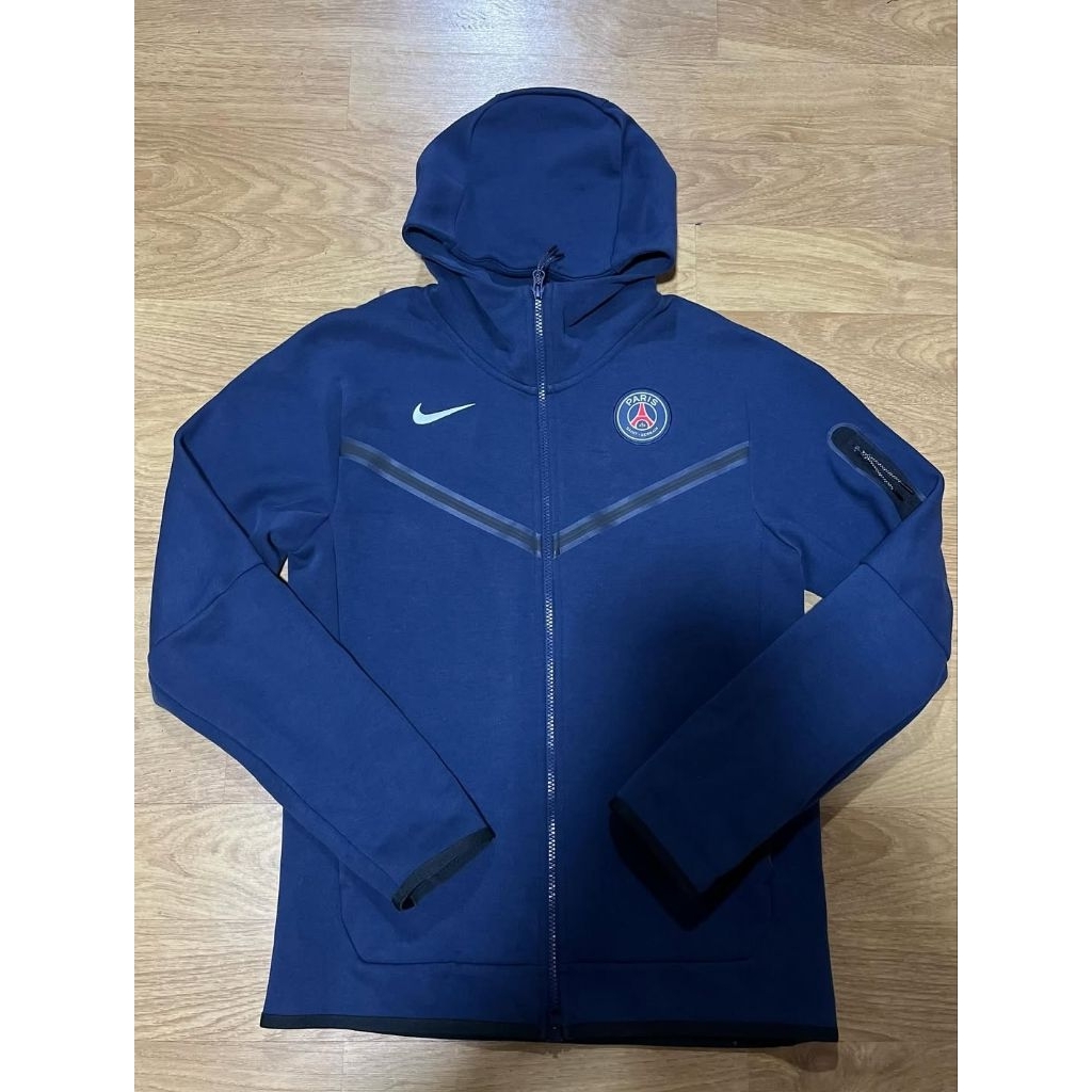 NIKE TECH FLEECE PARIS SIZE S