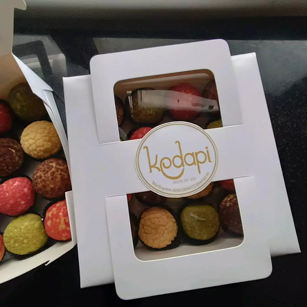 

Box Handle Mika 20x20x7cm - Ivory (per 10pcs)