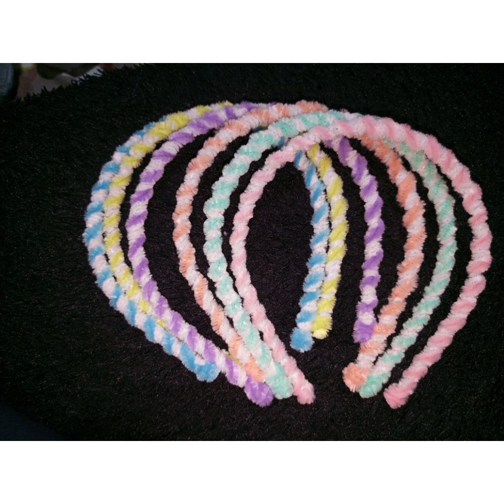 Bando Kawat Bulu Pelangi Pastel Lucu – Nyaman & Ringan – DaiDai Beads
