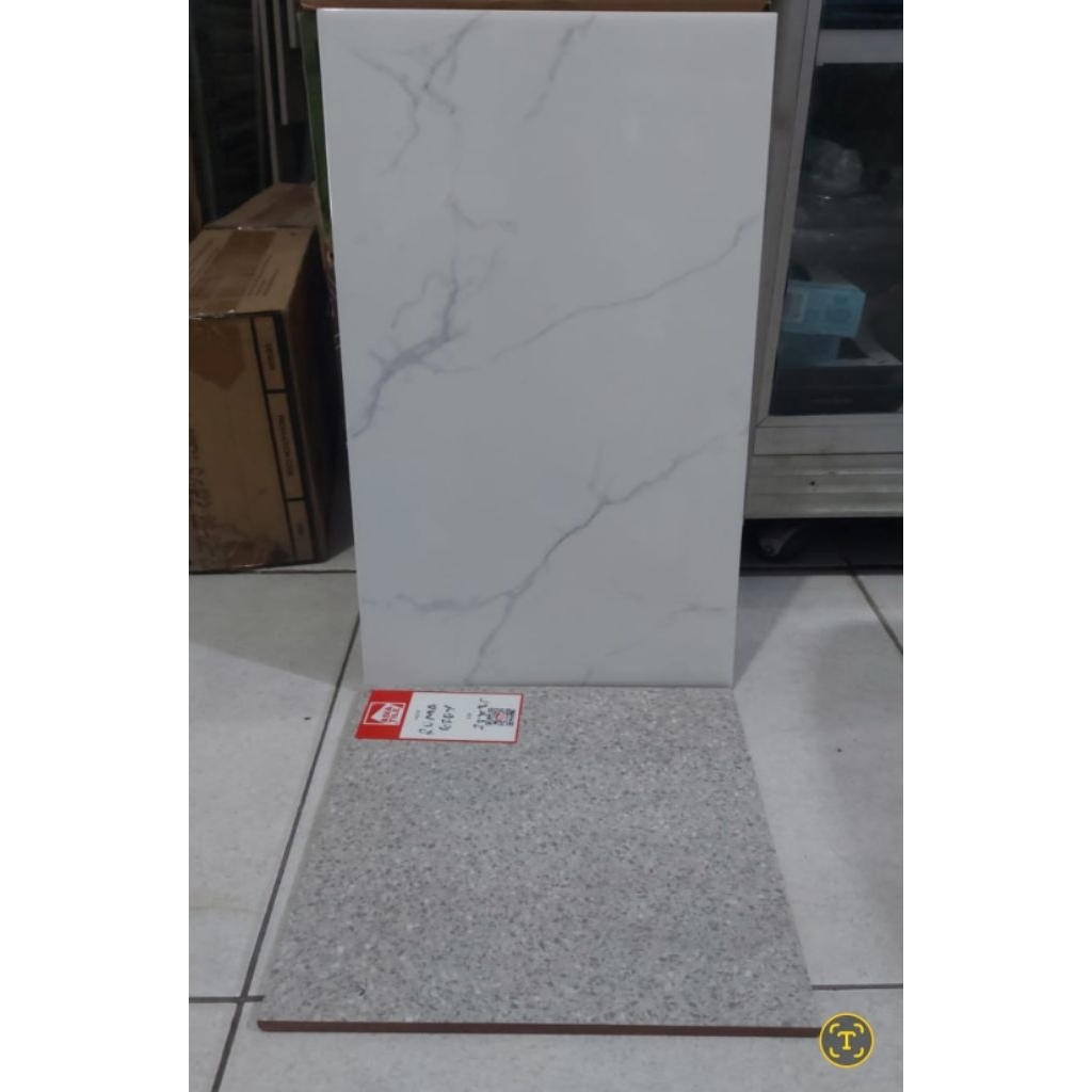 keramik dinding kamar mandi dan lantai kamar mandi