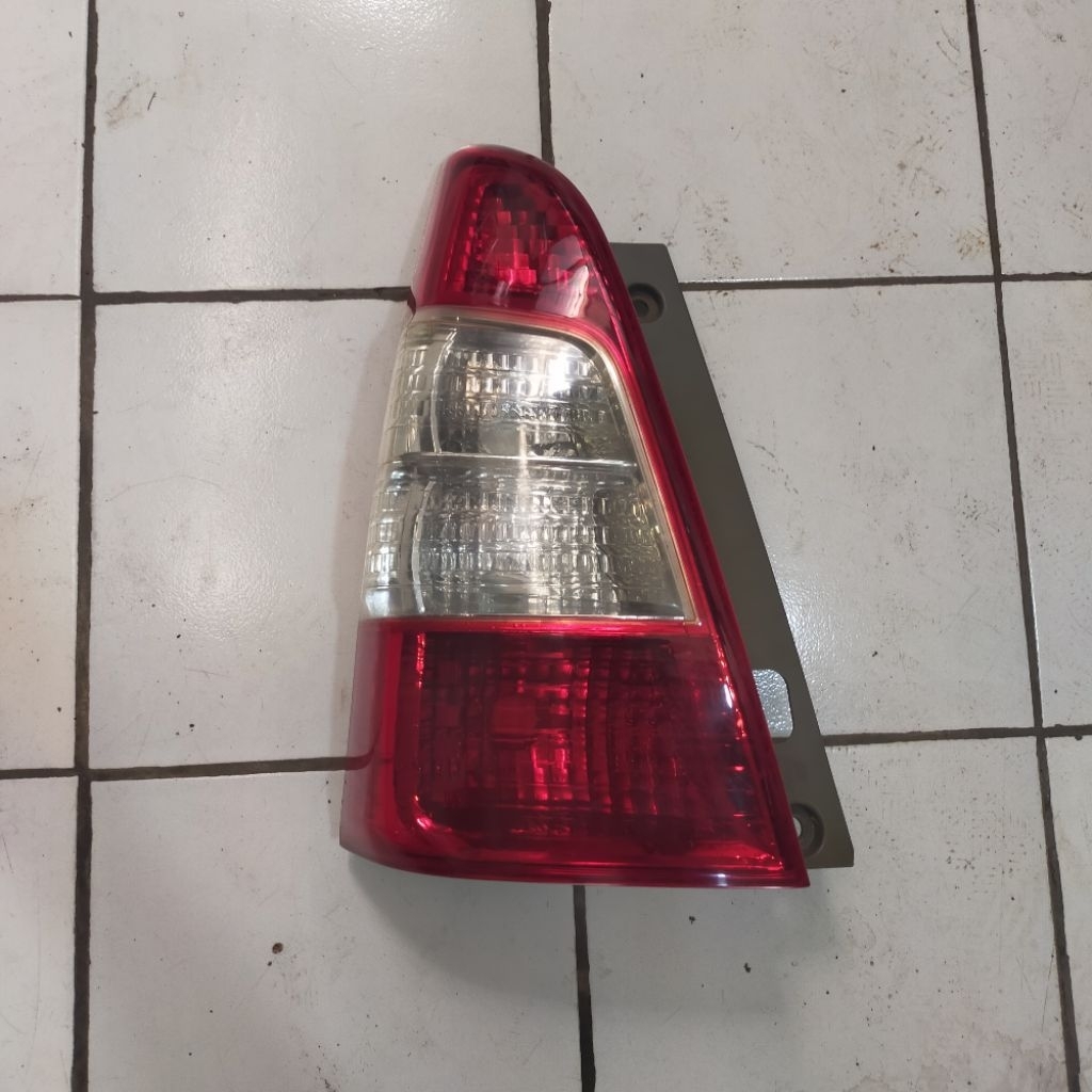 stoplamp Innova kiri second original 2012-2015