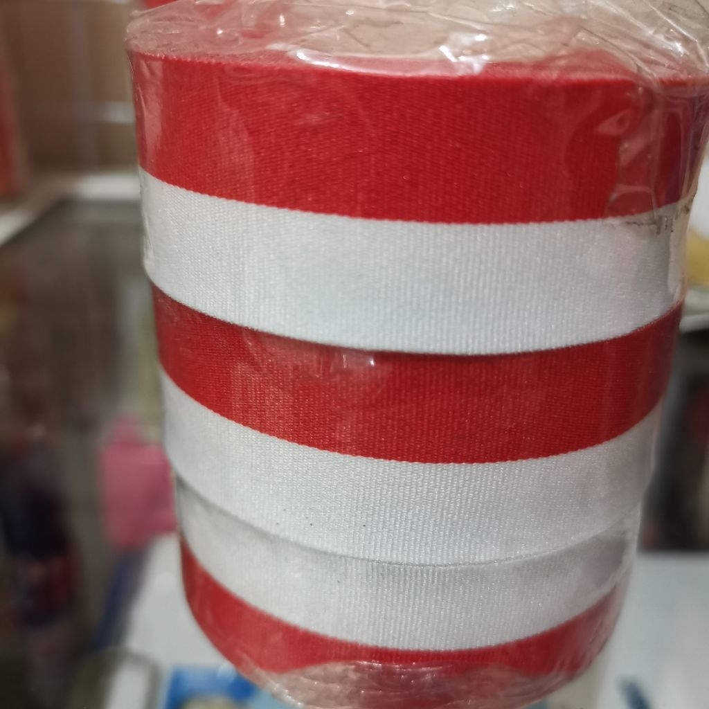 

Pita Kain Merah Putih Tebal 1