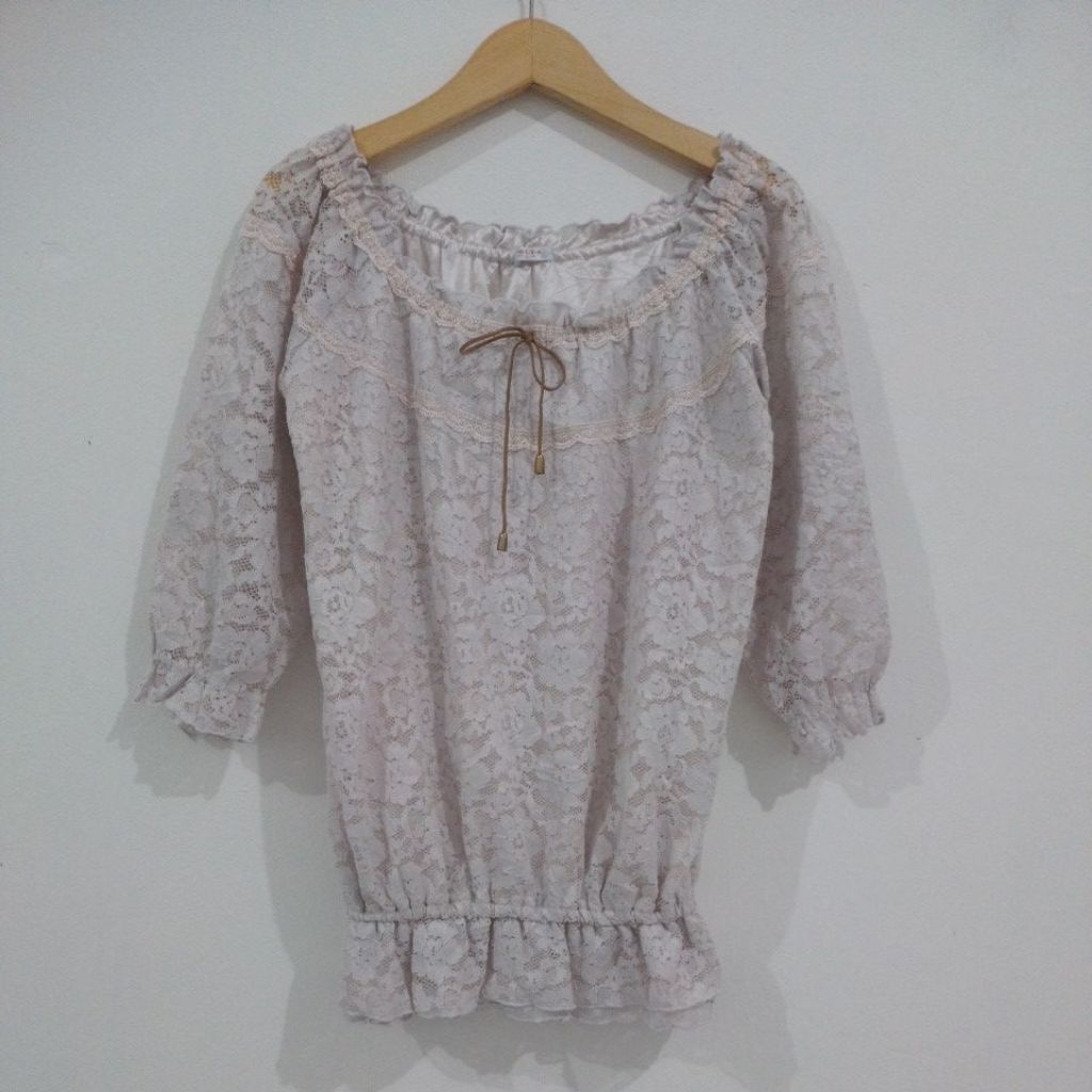 [PRELOVED] Atasan Sabrina Morikei Colza