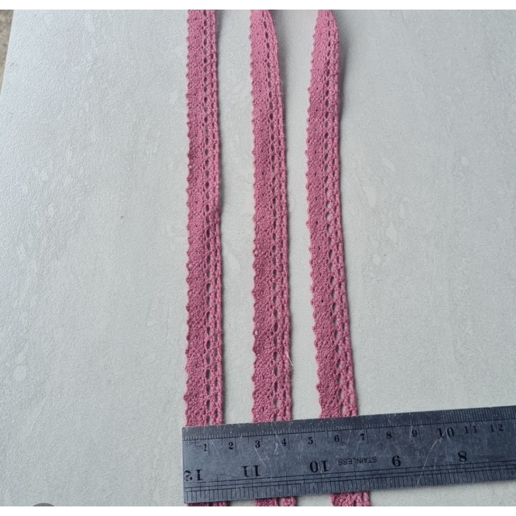 Renda Rajut dusty pink tua