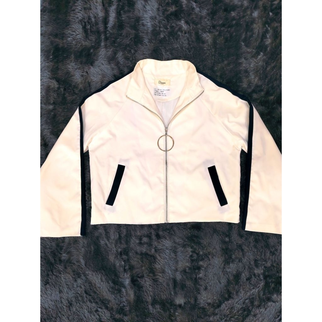 Dorami White Black Lining Long Sleeve Crop Jacket - Outer - Jaket Crop Wanita Parasut Lengan Panjang