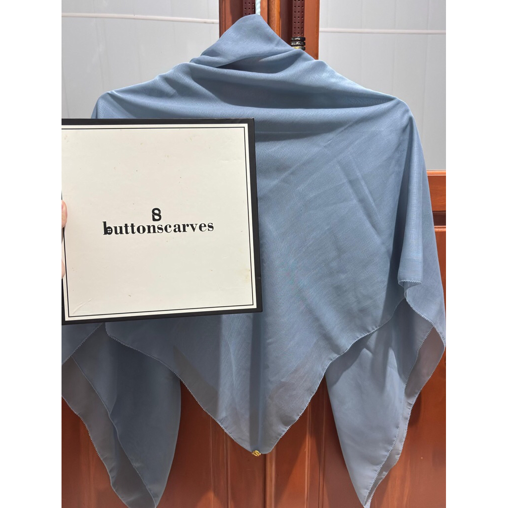 preloved everyday scarf buttonscarves