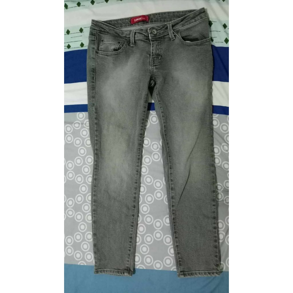 celana jeans logo