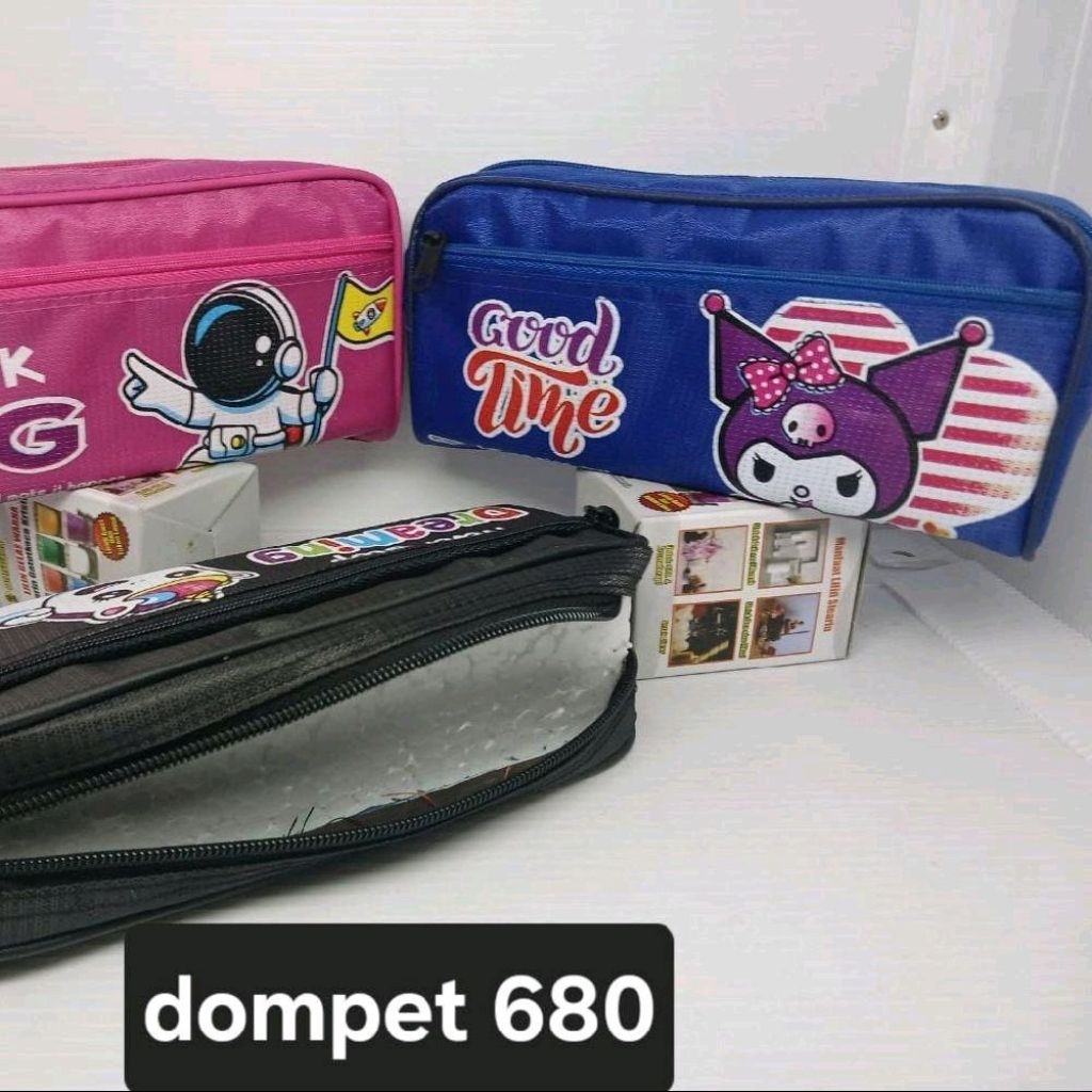 

Tempat Pensil Dompet Sekolah - Simpel dan Elegan untuk Meja Belajar atau Kerja Anda - Stationery, Paper