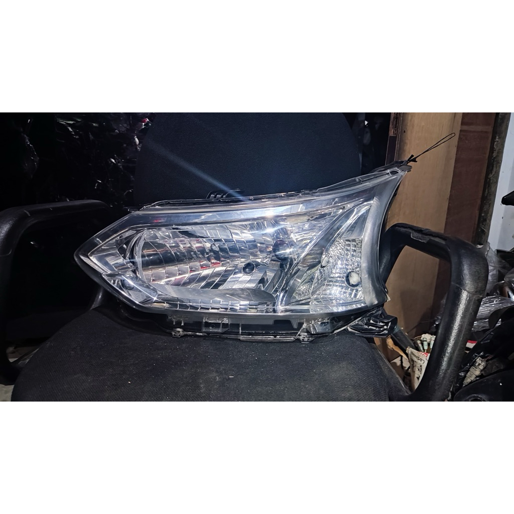 Headlamp lampu depan avanza xenia 2015 2016 2017 ORI
