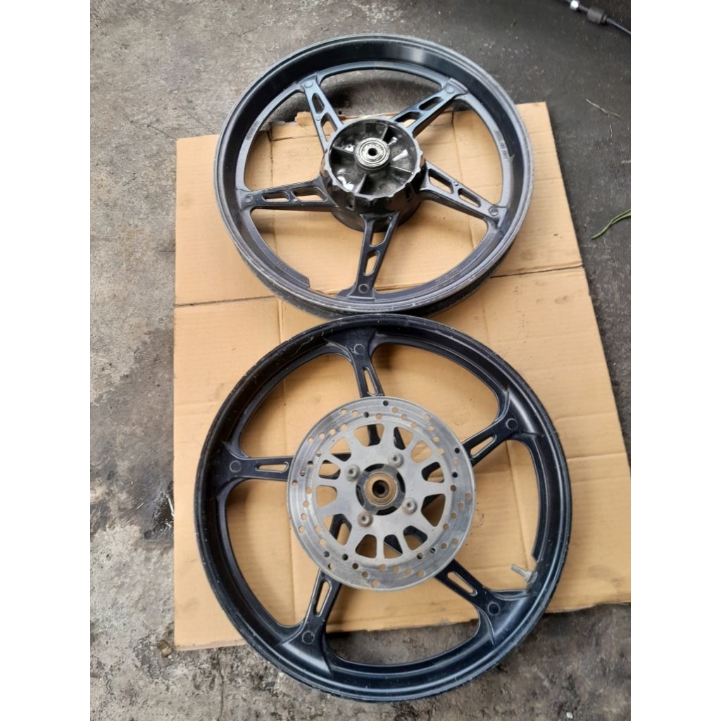 pelek jupiter z original ( lepasan motor )
