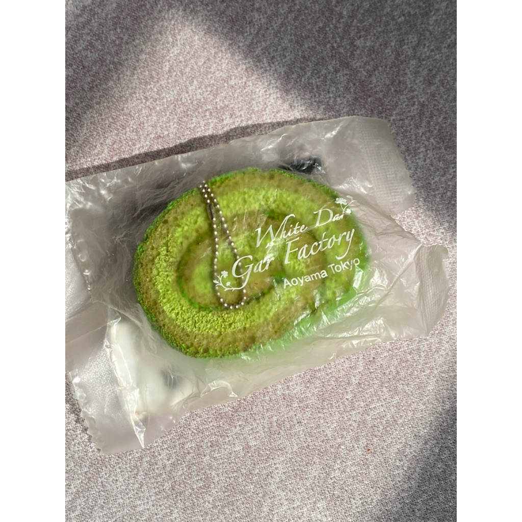 PRELOVED AOYAMA TOKYO CAKE ROLL SQUISHY