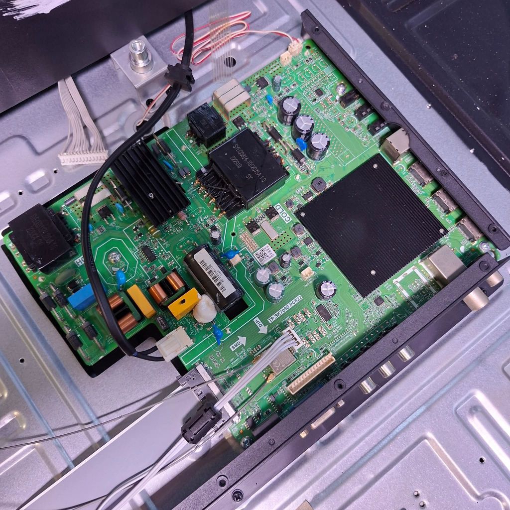 MAINBOARD TV AKARI AT-5555B / MB TV AKARI AT-5555B / MESIN TV AKARI AT-5555B / MODUL TV AKARI AT-555