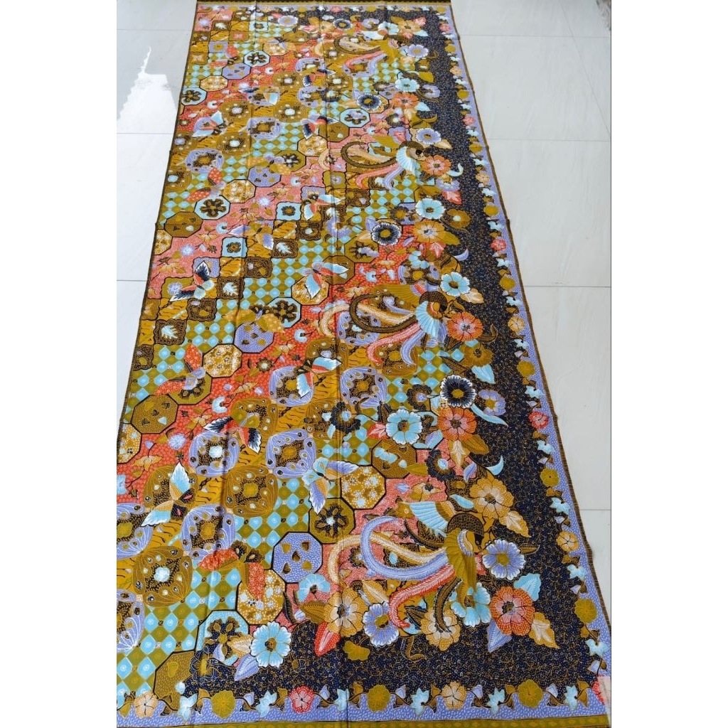 kain natik tulis motif hokokay bunga sakura