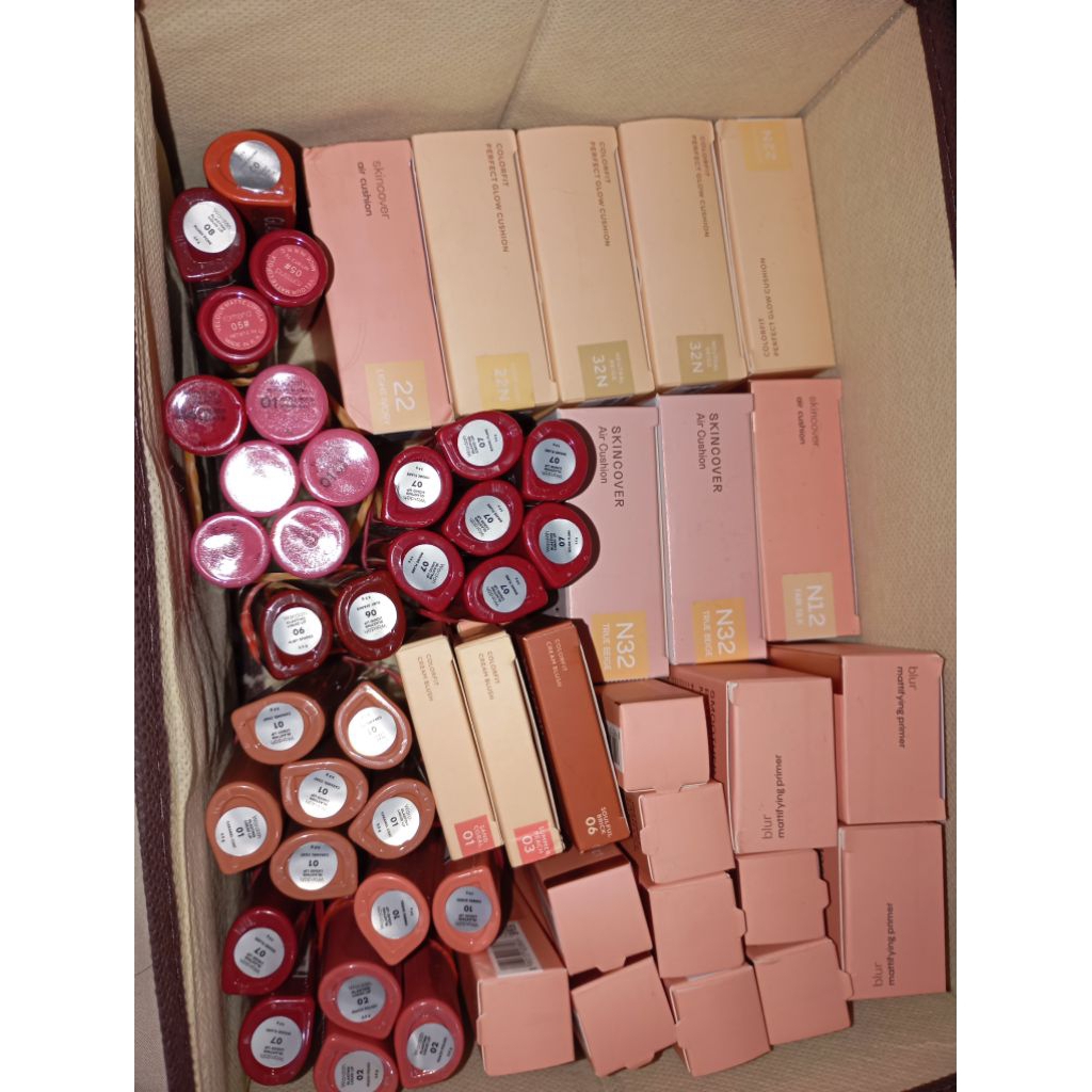 

Bnb cushion 01 Light Petal Shower