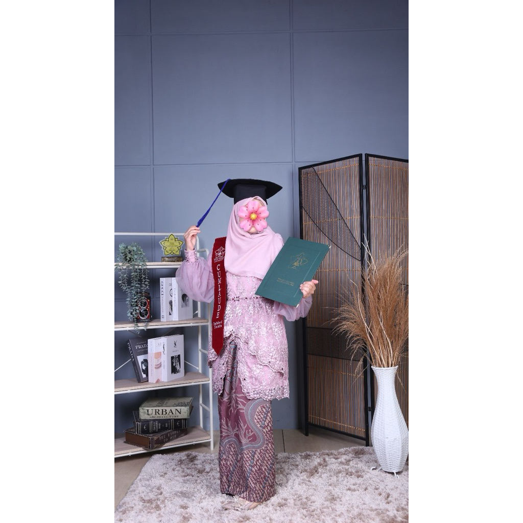 Kebaya Payet Pink Free Rok Songket  Preloved