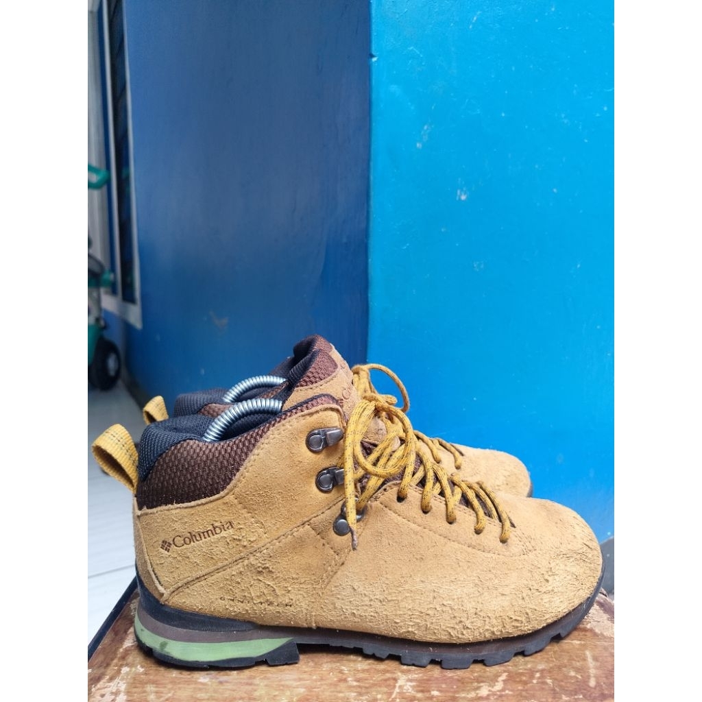 Sepatu outdoor second Columbia size 40