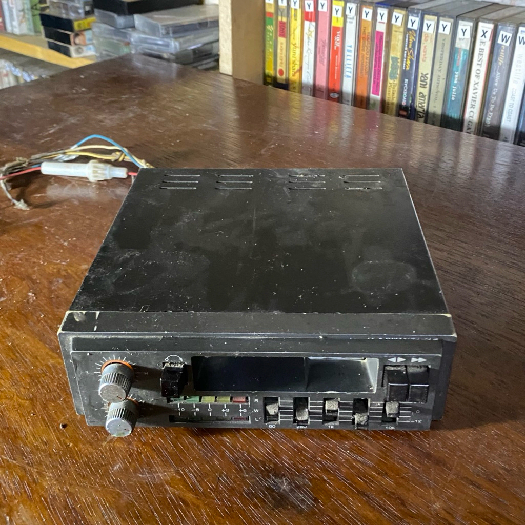 Tape Mobil Jadul Analog dengan Equalizer – Barang Kolektor, Bisa Nego