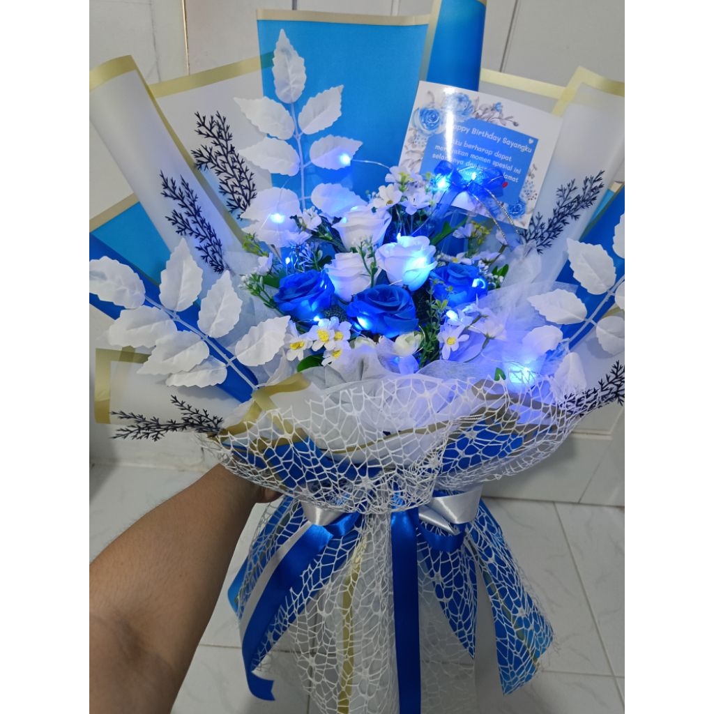 

BUKET ULTAH / BUKET WISUDA / BUKET LAMPU / BUKET VALENTINE / BUKET BUNGA / BUKET BIRU / GIFT / KADO / HAMPERS /BUNGA