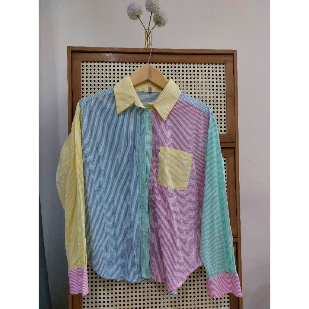 preloved kemeja salur rainbow (bukan merk stradivarius)